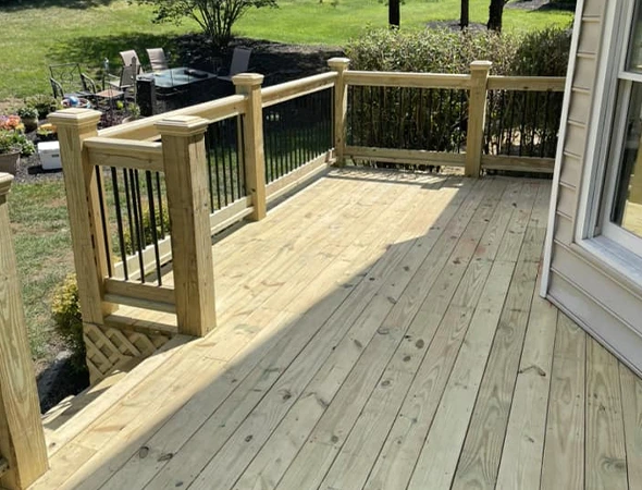 Reliable deck installation and finishing services in Maryville, TN